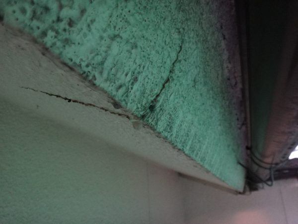 雨漏り修理　銅板の穴開きサムネイル