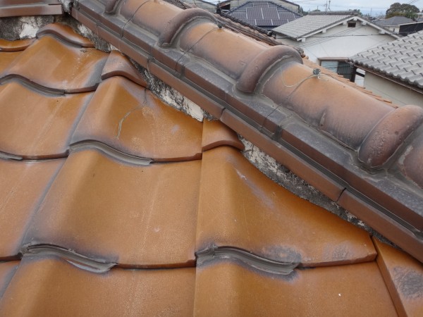 屋根からの雨漏りを引き起こす、間違えた工法【シーリング】とは？サムネイル